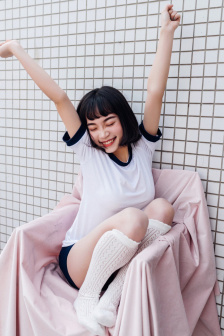 女学生被教授车内侵犯