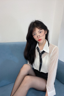 按在桌子上欺负